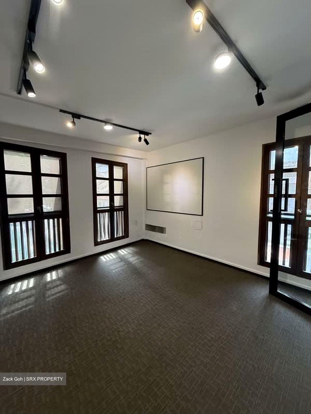 Loyang Green (D17), Office #574068201